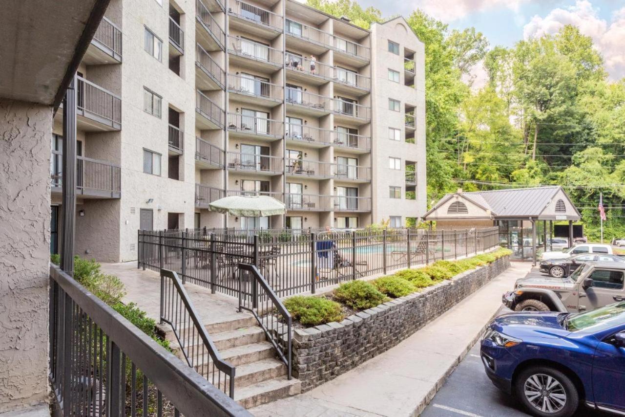 Family Bear Condos, Full King Suite, Kitchen, Pool Access Unit 103 Gatlinburg Zewnętrze zdjęcie