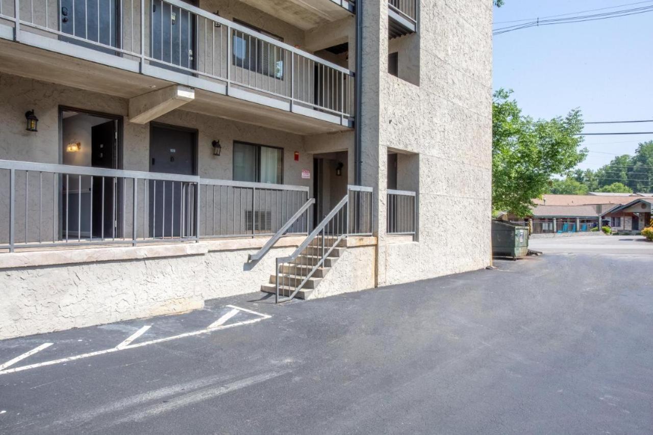 Family Bear Condos, Full King Suite, Kitchen, Pool Access Unit 103 Gatlinburg Zewnętrze zdjęcie